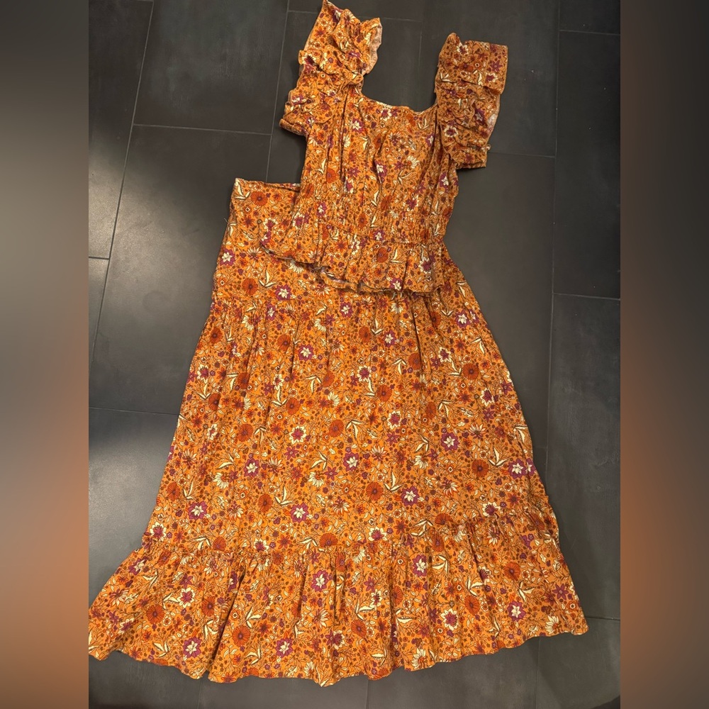 Luna Moon 2-piece set. Maxi Skirt - tank blouse